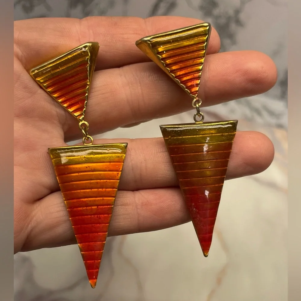 Vintage 80s Triangle Ombré Orange to Red PostBack Earrings